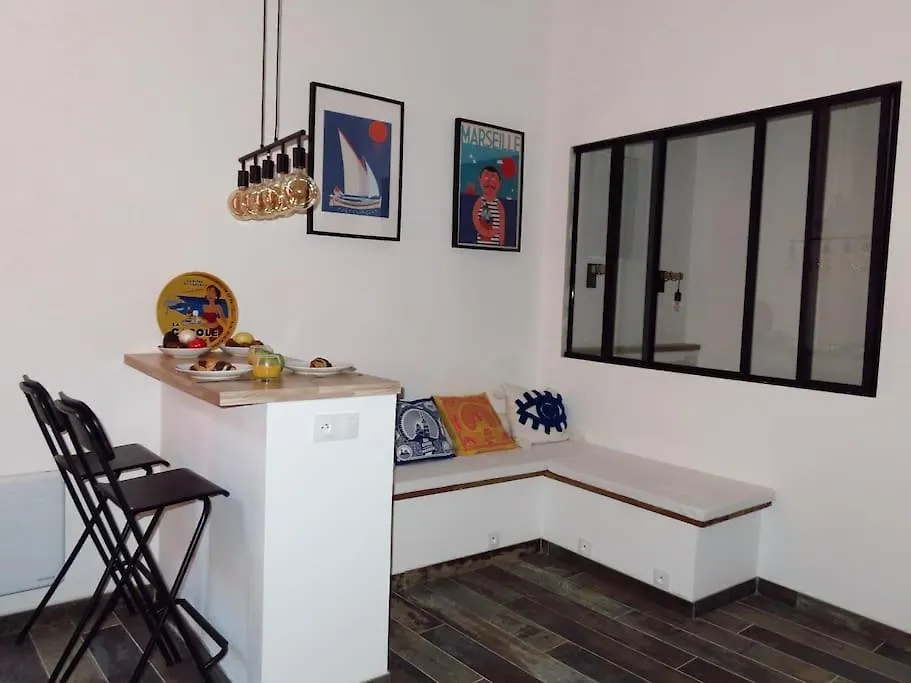 Studio Central Ancien Hotel Salomon Xvie Siecle マルセイユ アパート